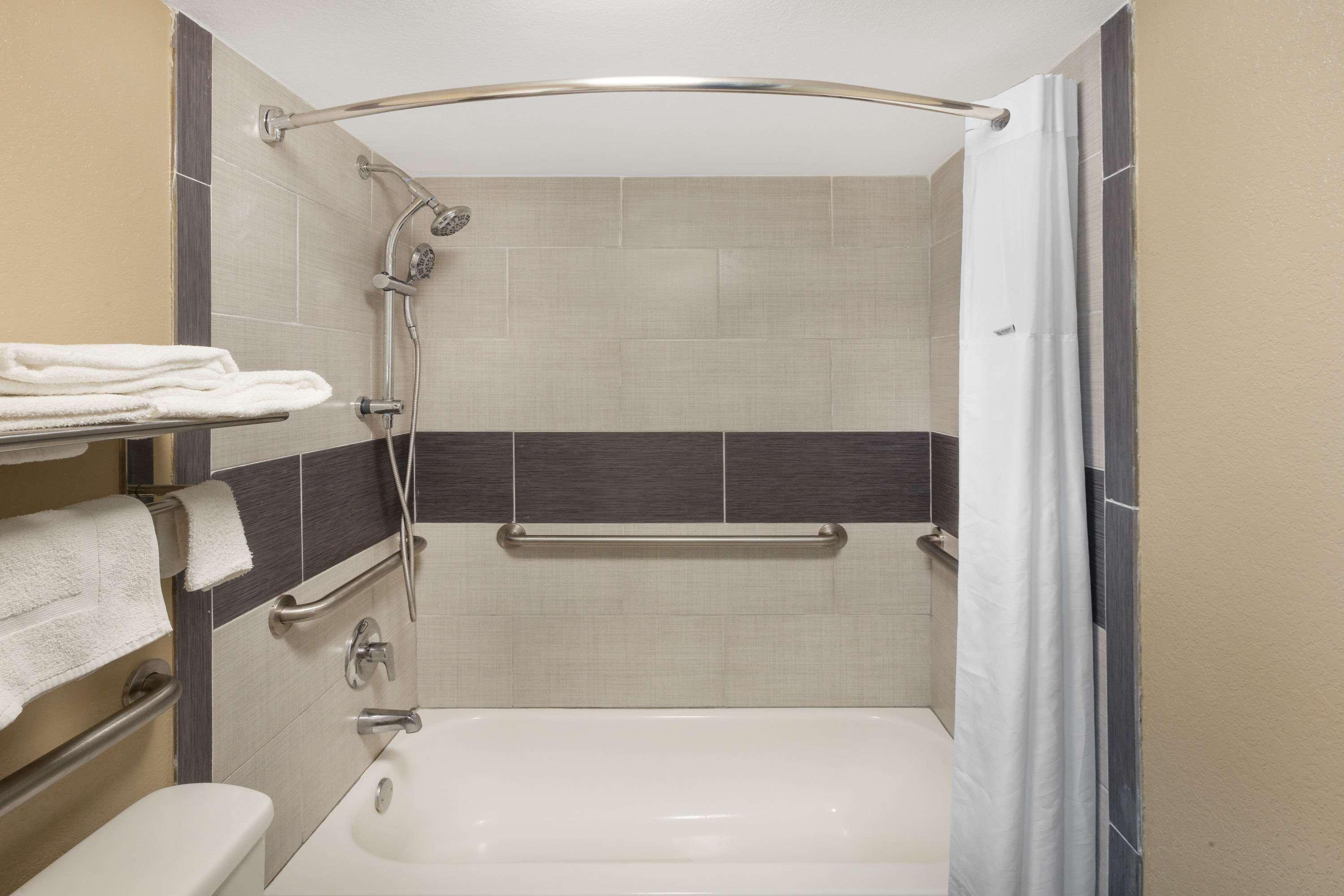 Super 8 By Wyndham Kingsville