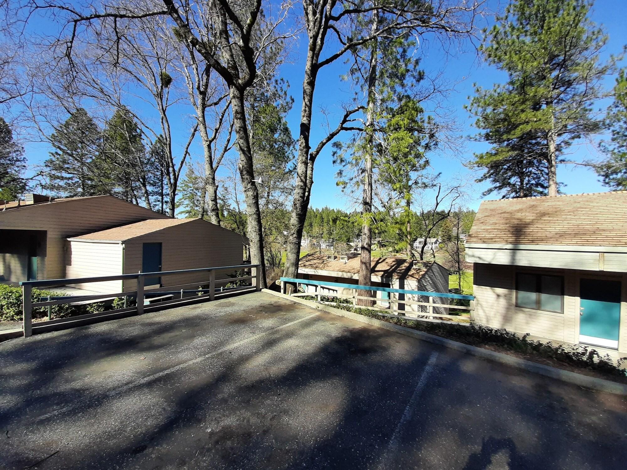 Alta Sierra Village Inn