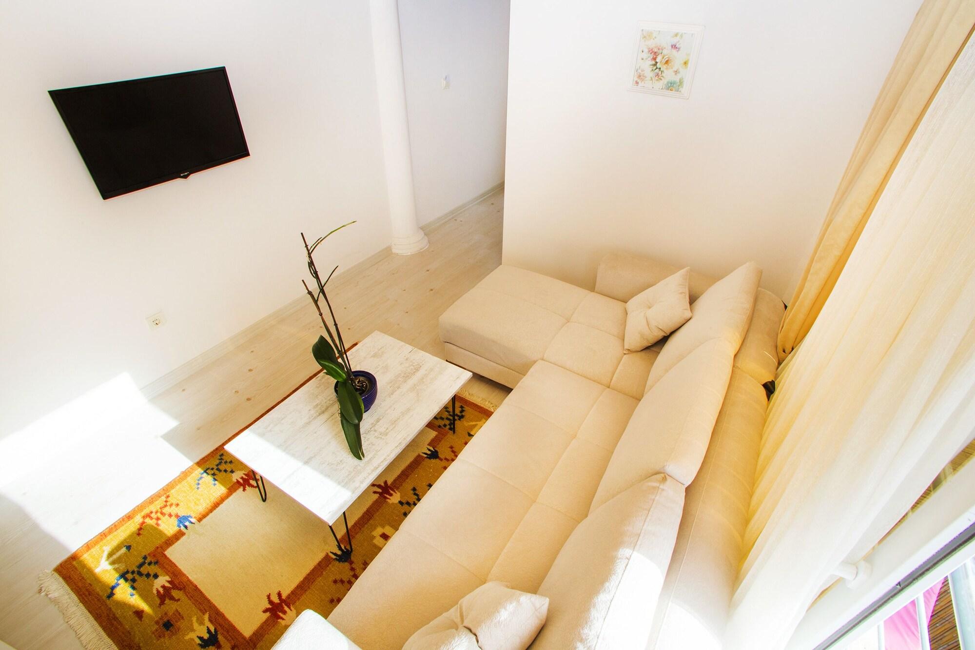 Yalim Hotel