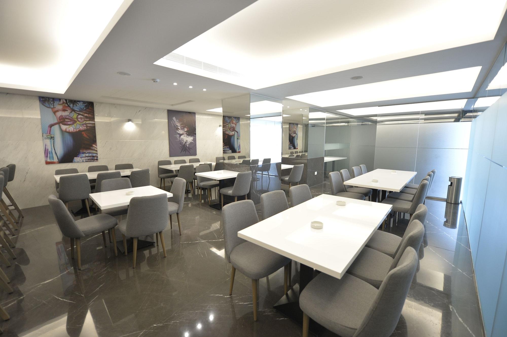 Zett Hotel
