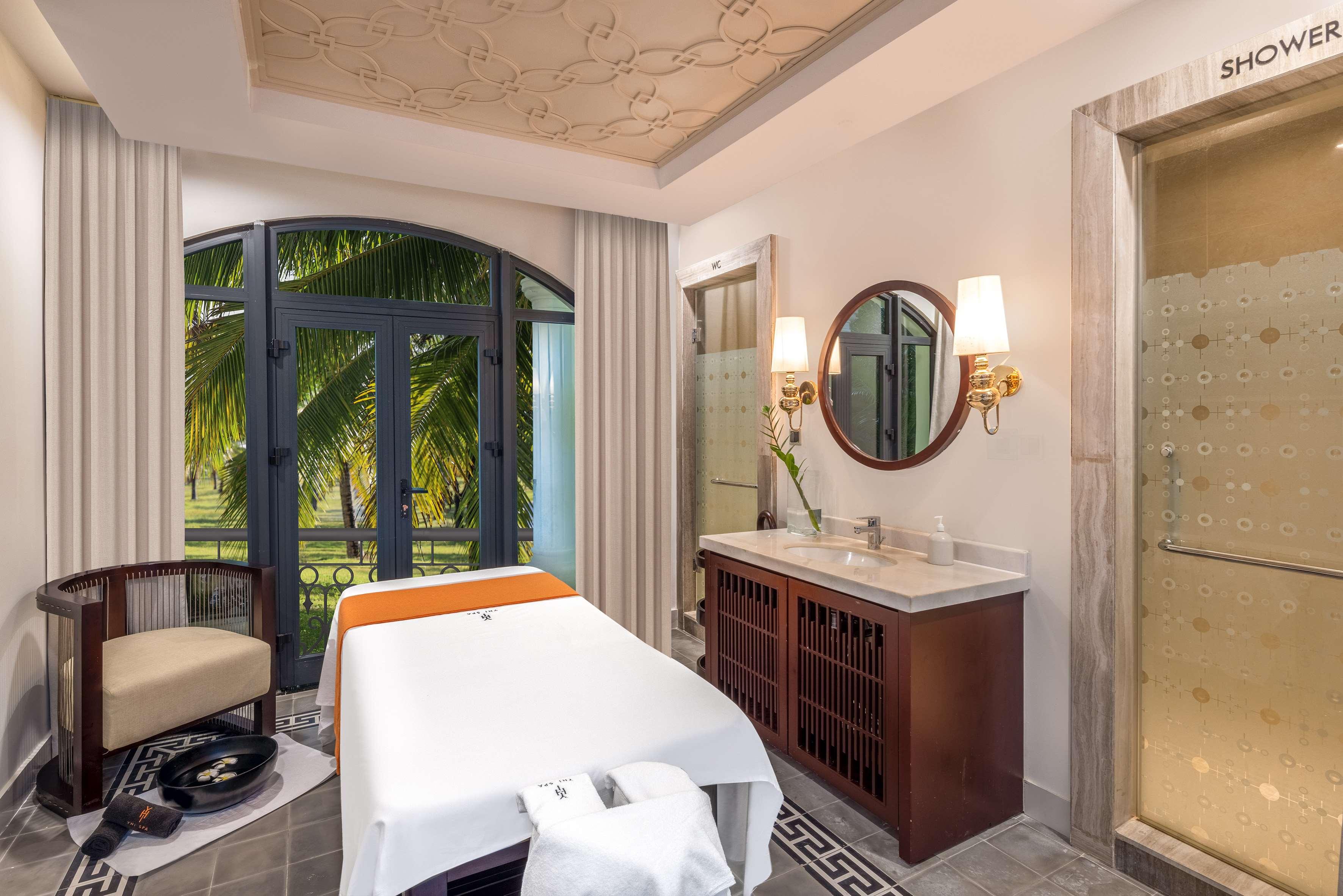Melia Vinpearl Cam Ranh Beach Resort