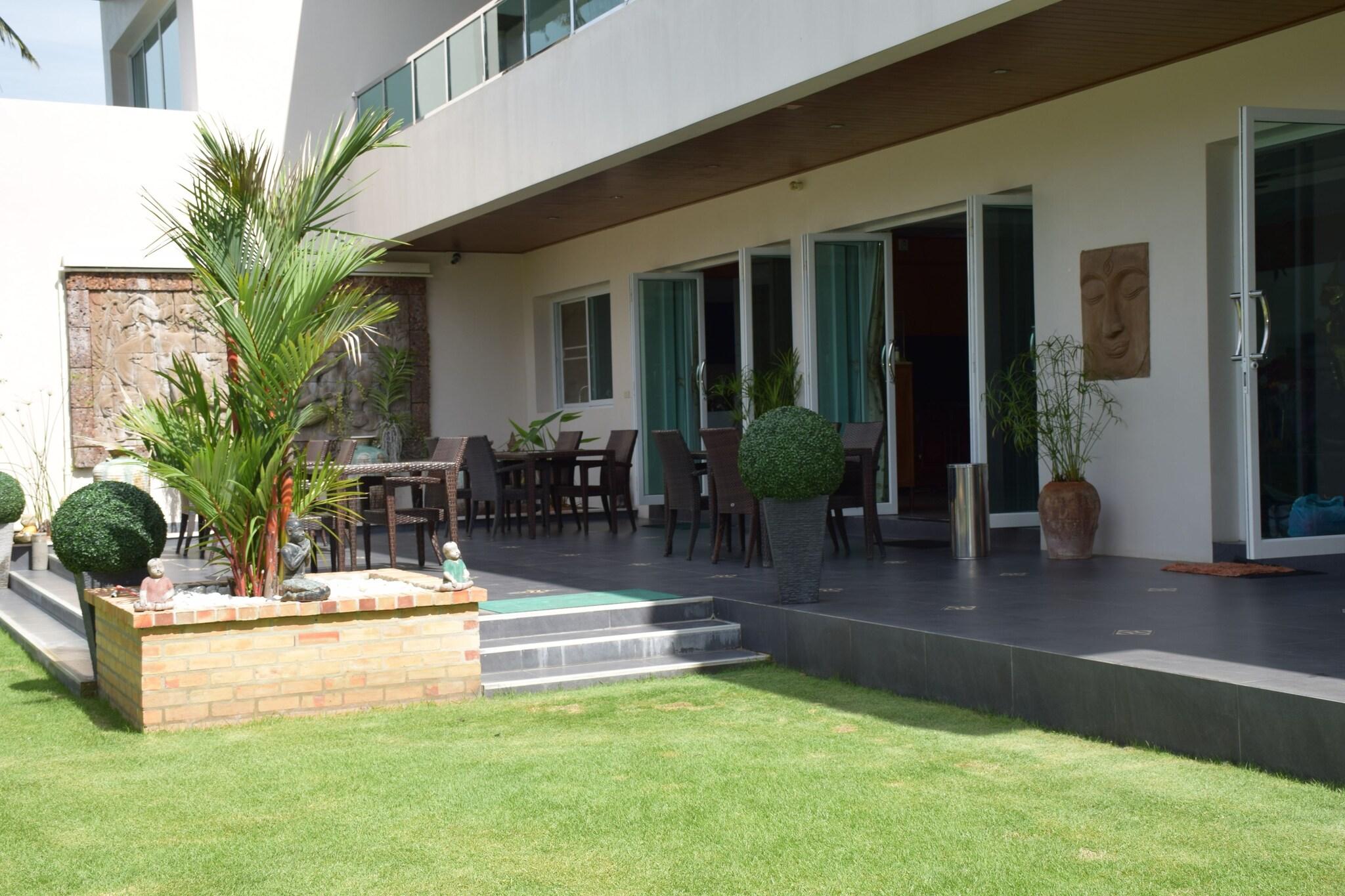 Terrace 3, Sumali Villa, Muang Sing Buri