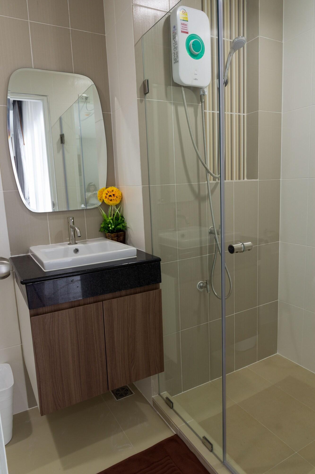 Modernbright Serviced Apartment Laemchabang