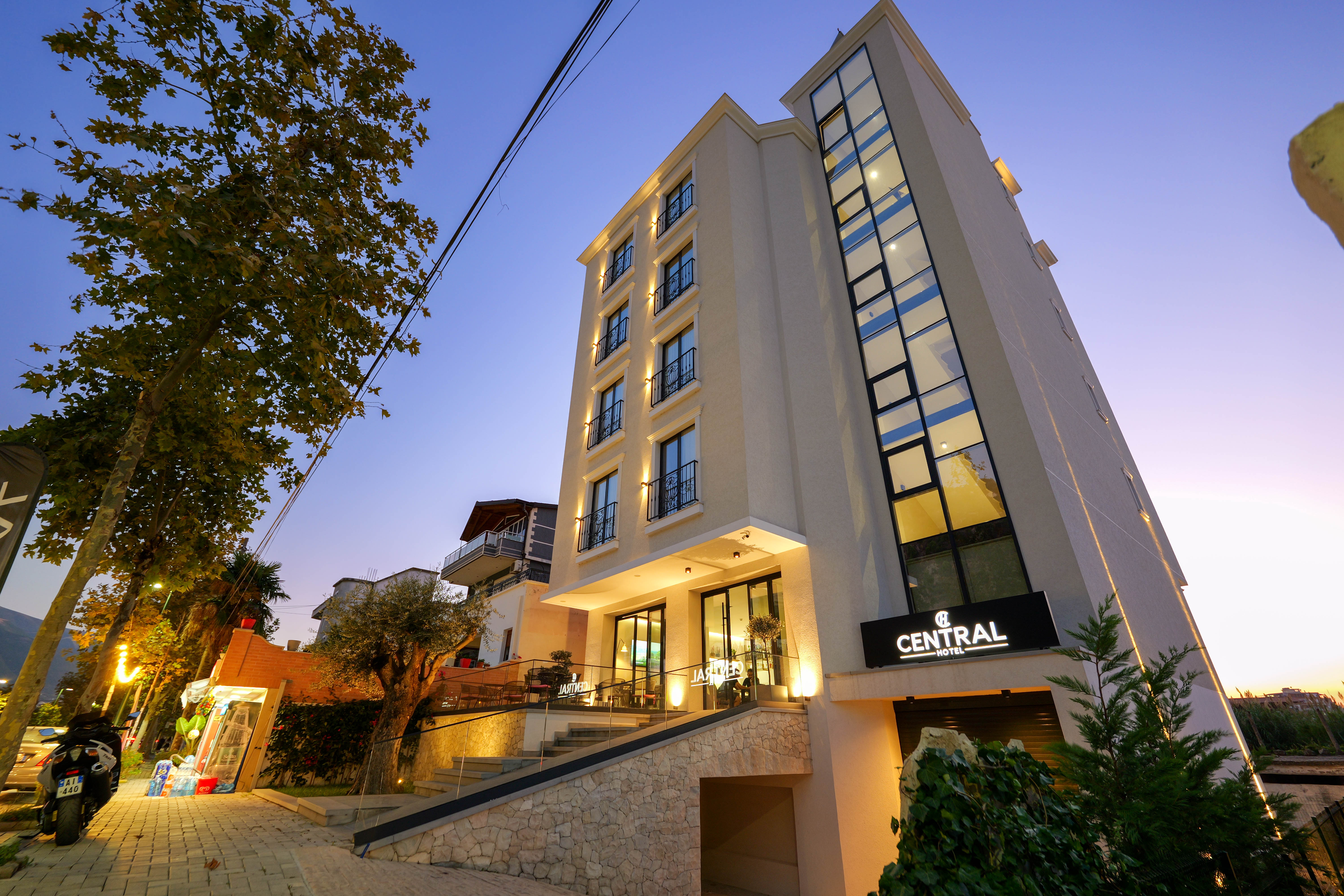 Hotel Central - photo