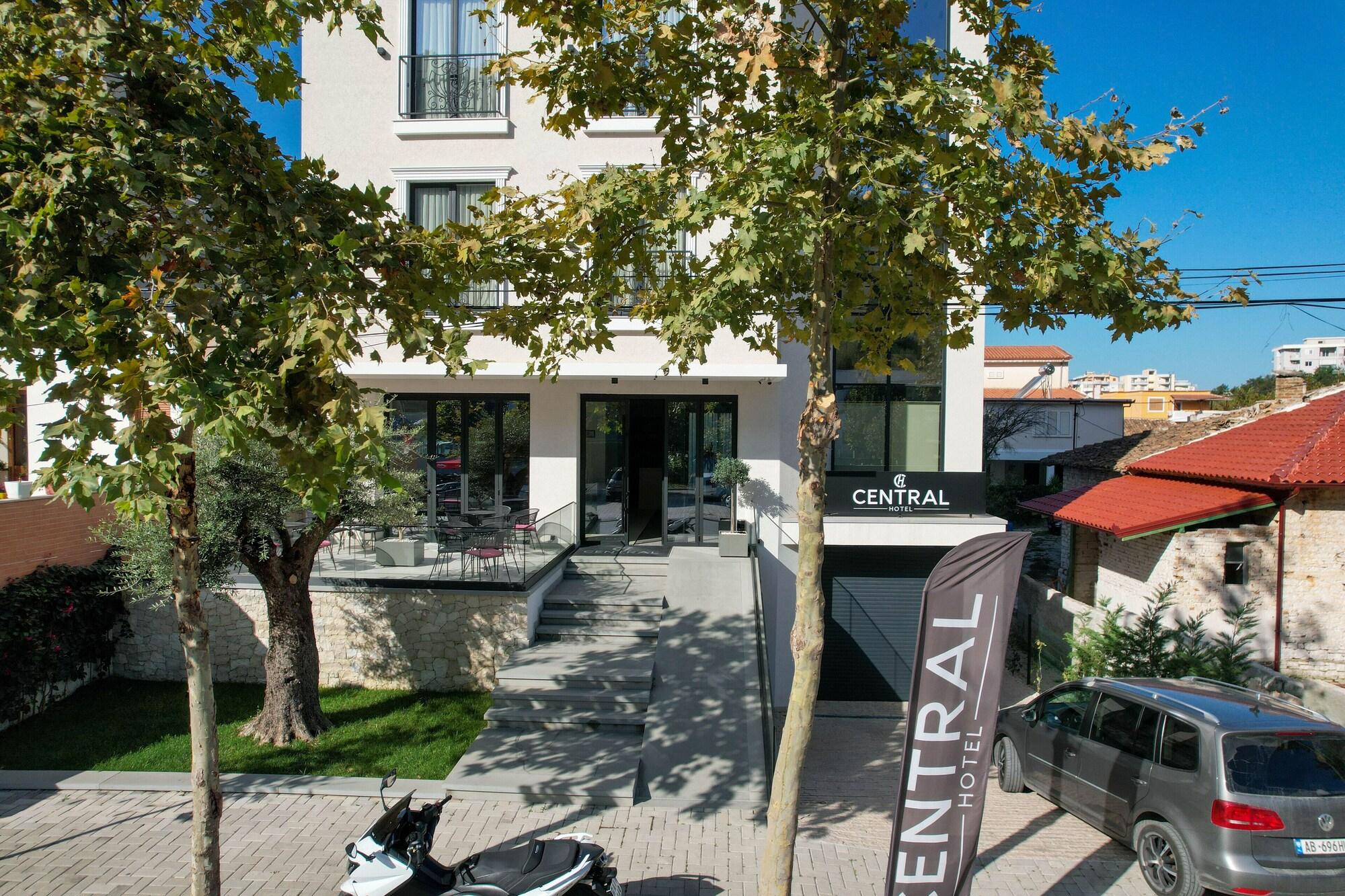 Hotel Central - photo