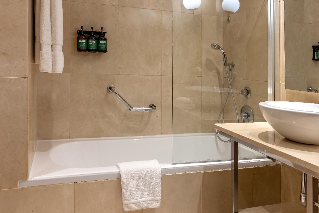Imagem da galeria de Crowne Plaza Porto