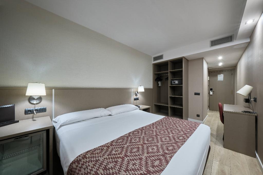 Hotel Catalonia Park Güell, Spanien, Barcelona. Großes 42