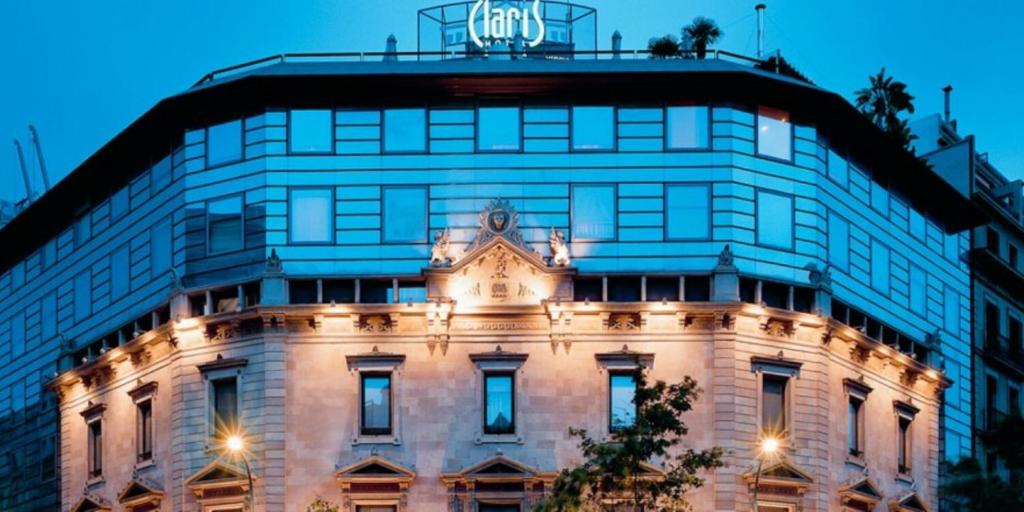 Claris and Spa photo 2