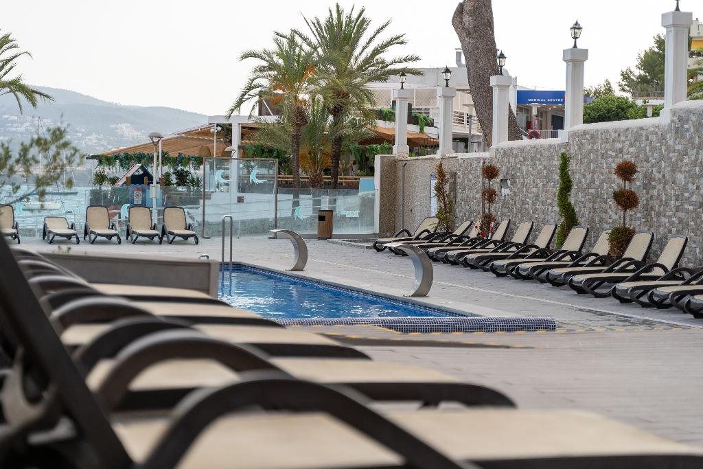 Hotel Seramar Comodoro Playa, Spanien, Palma Nova. Großes 2