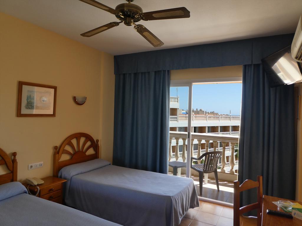 Hotel Hotel Parasol by Dorobe, Spanien, Torremolinos. Großes 1