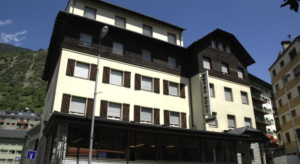 Hotel Oros - General view