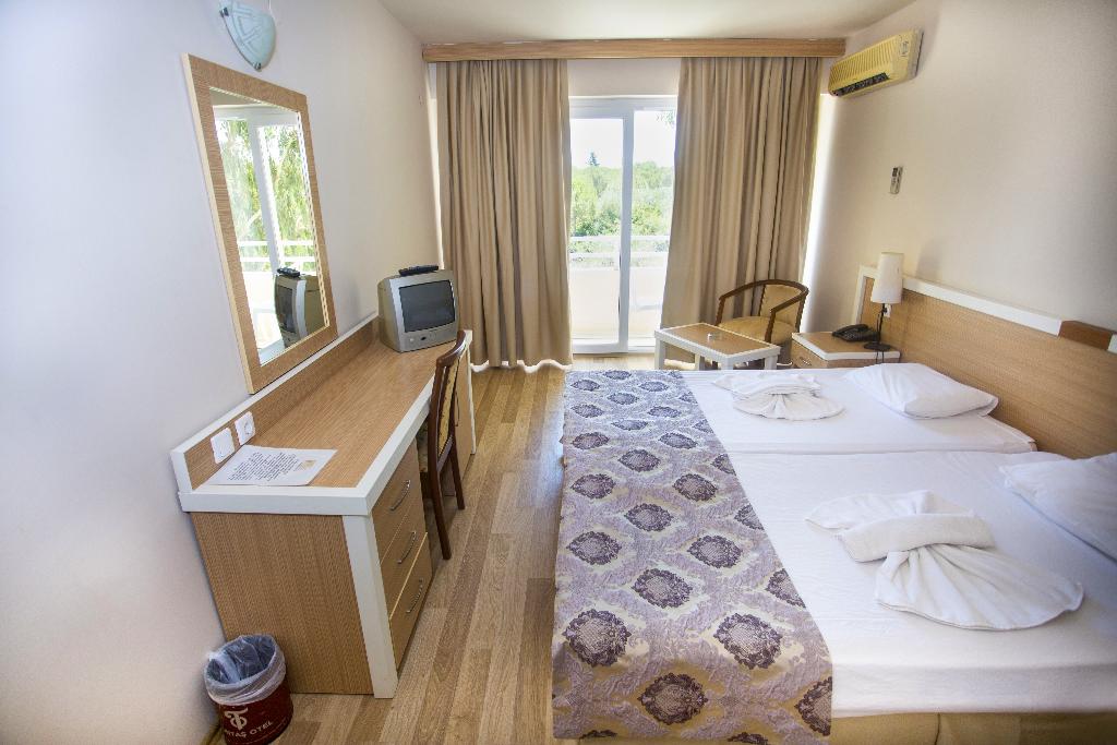 Tuntas Beach Hotel Altinkum