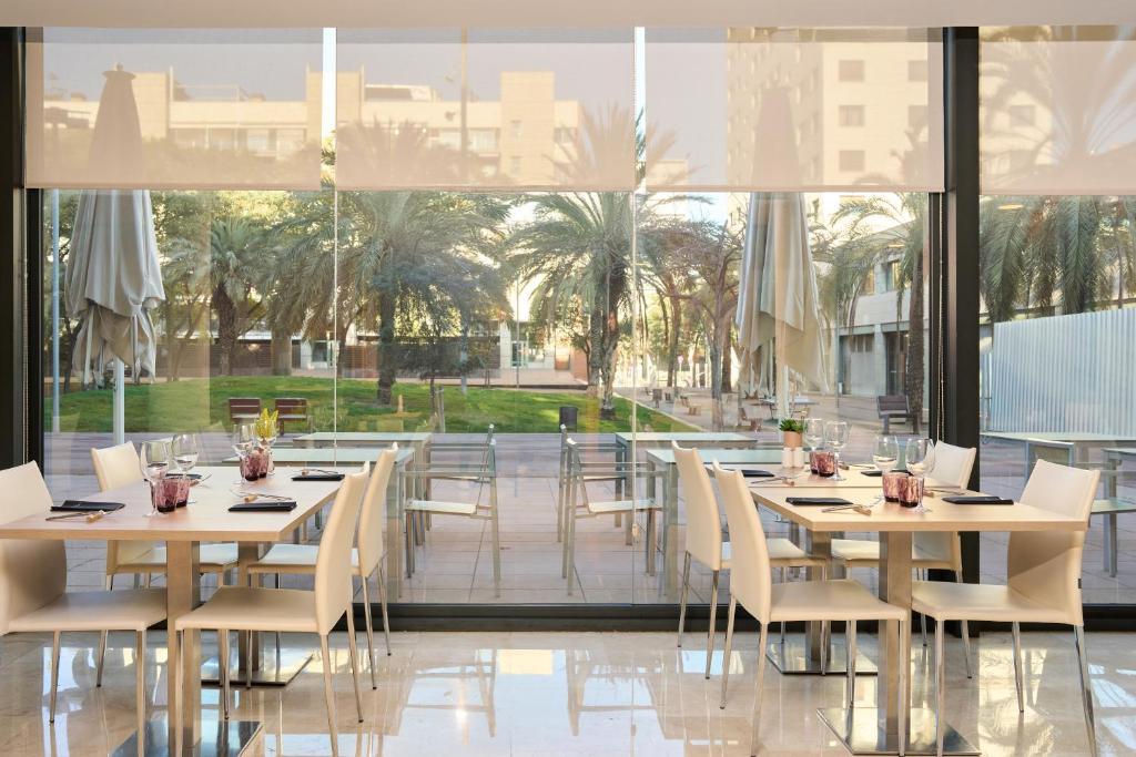 Hotel CATALONIA BARCELONA BEACH, Spanien, Barcelona. Großes 32