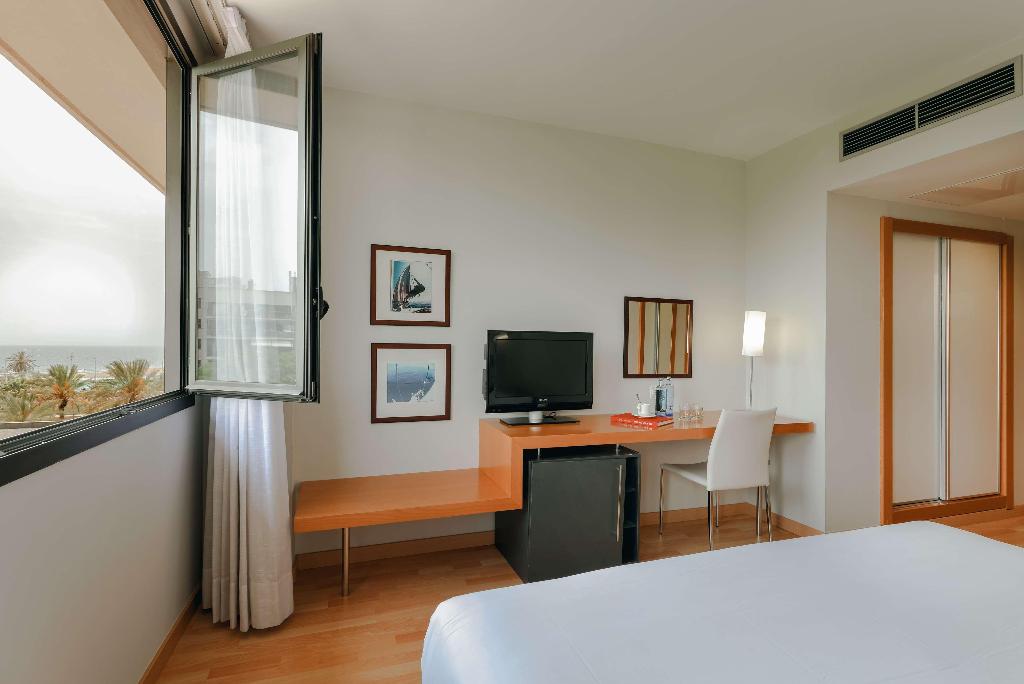 Hotel CATALONIA BARCELONA BEACH, Spanien, Barcelona. Großes 32