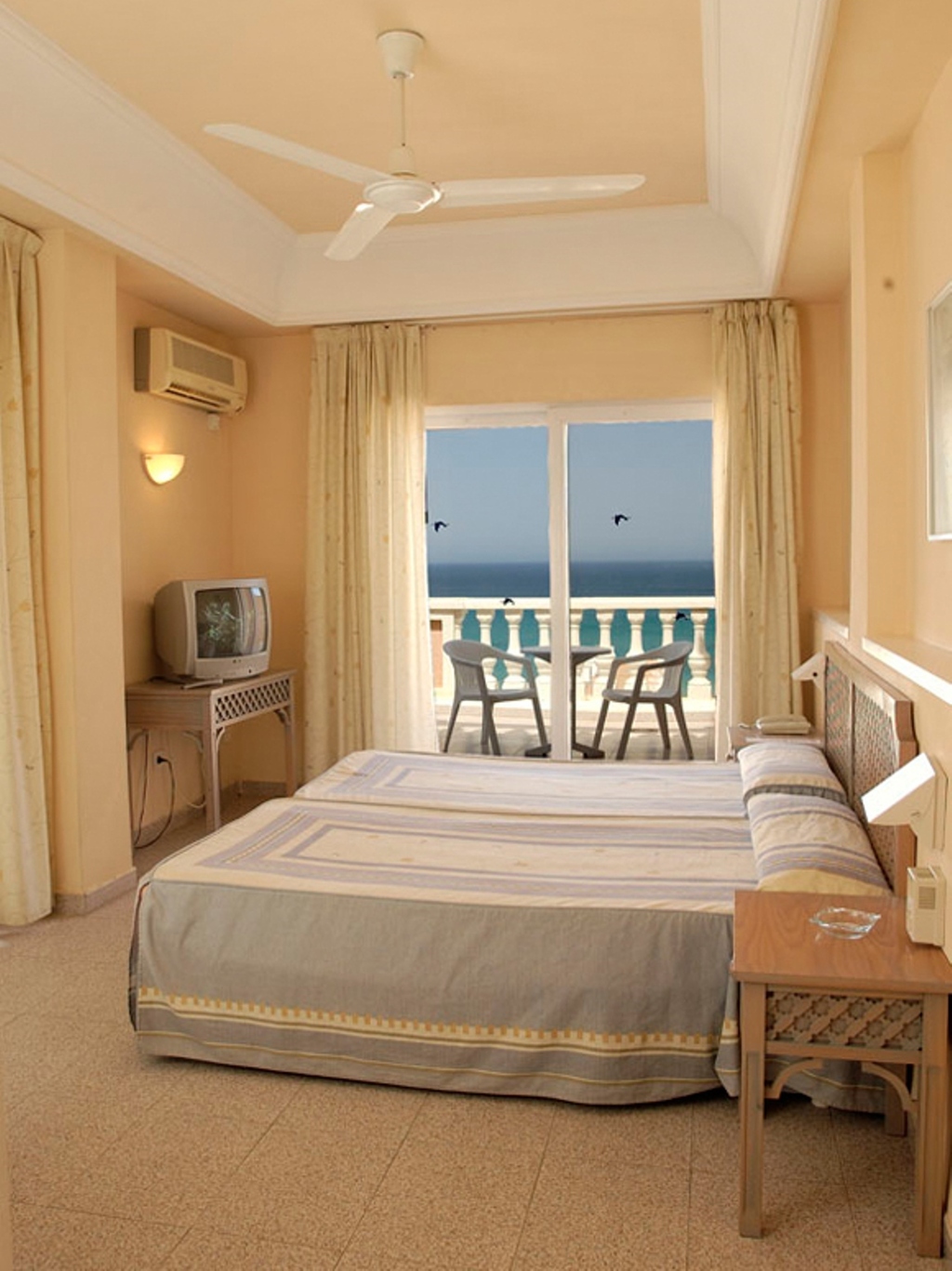 Delfines Hotel & Events