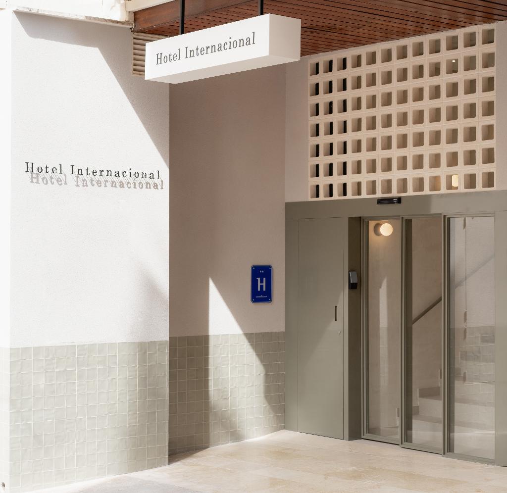 Internacional Hotel, vista principal