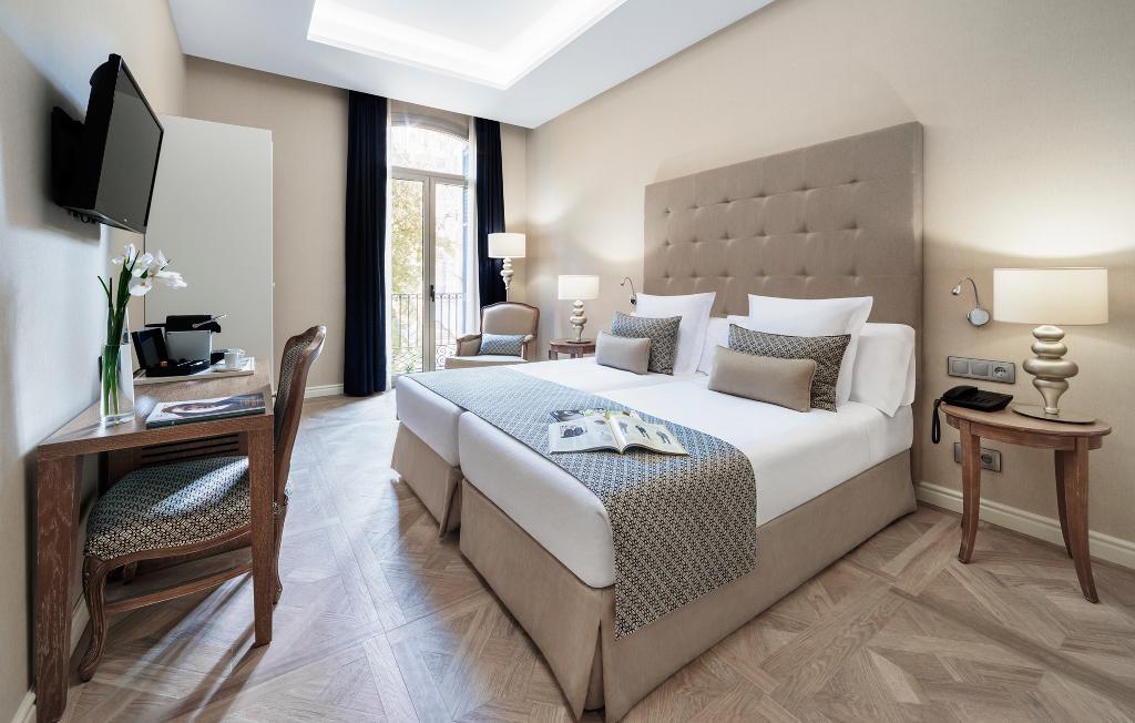 Lamaro Hotel