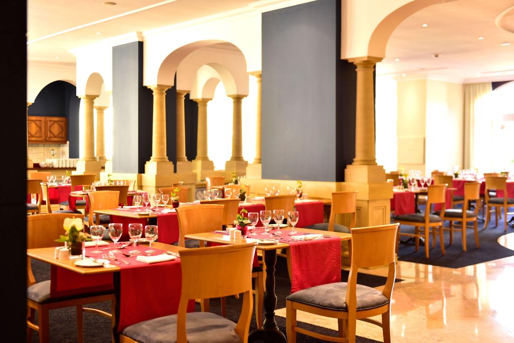 Pestana Village Garden Hotel