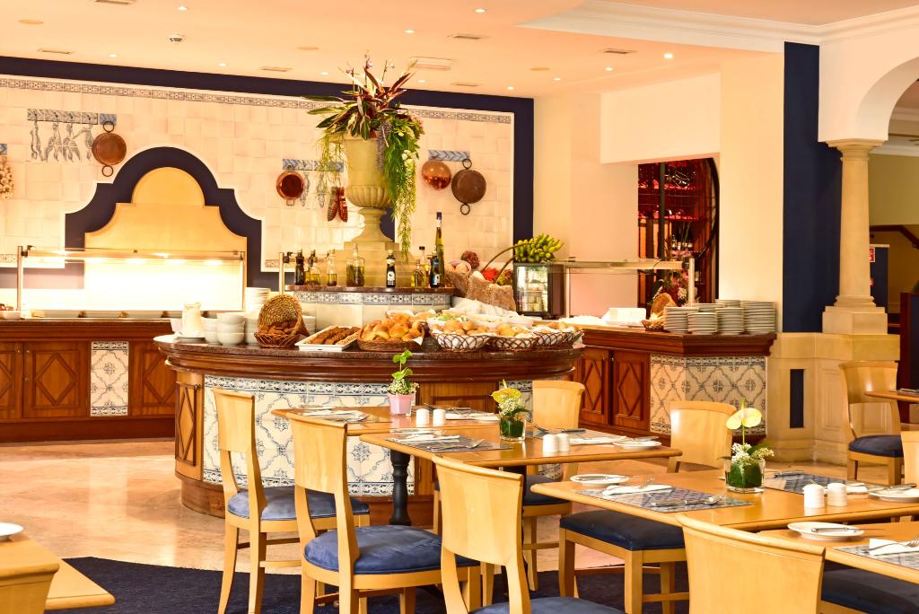 Pestana Village Garden Hotel