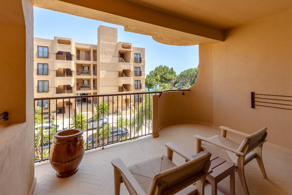 Gallribild av 3hb Falesia Beach