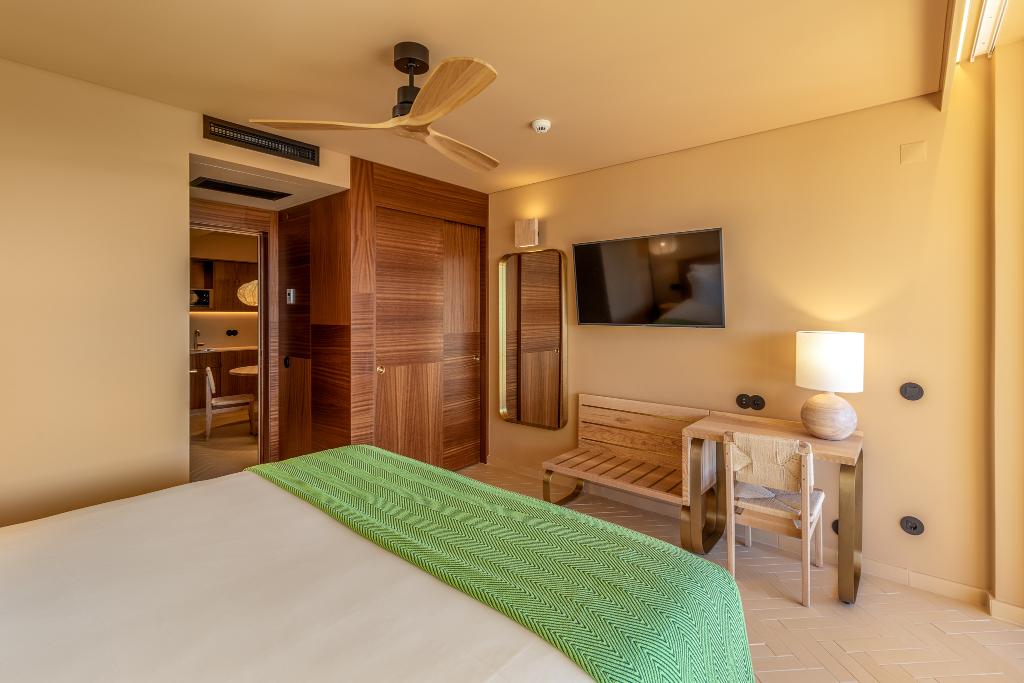 Gallribild av 3hb Falesia Beach