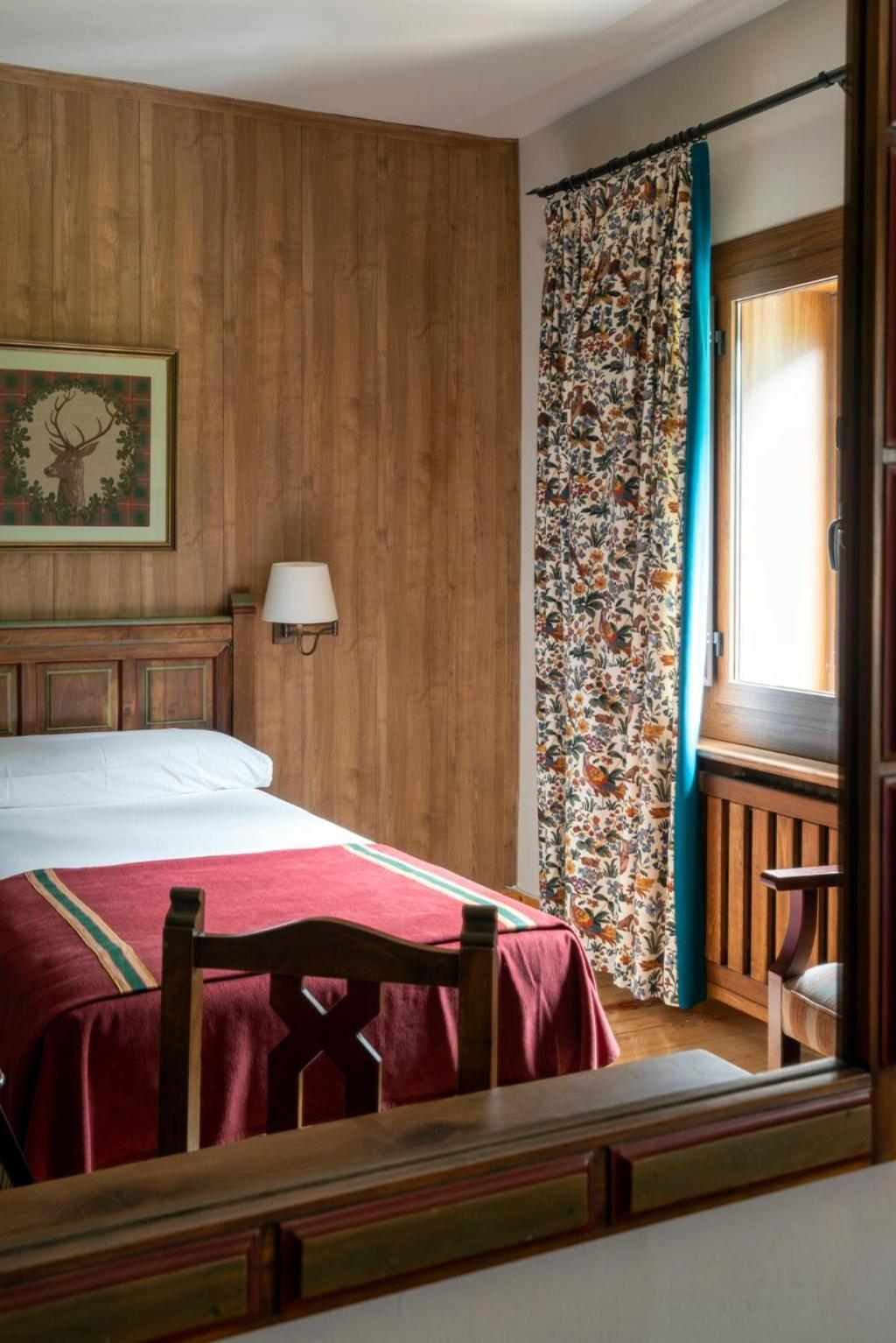 Parador de Bielsa gallery photo 7