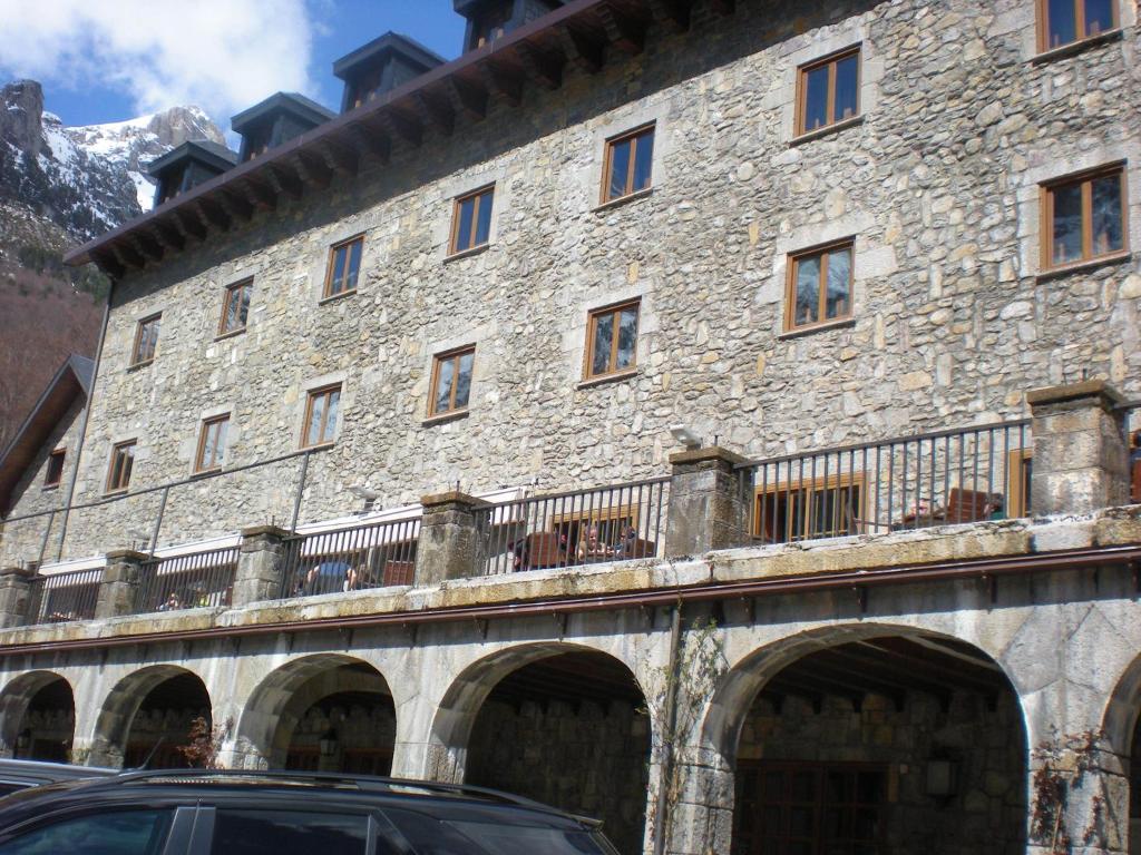 Parador de Bielsa gallery photo 9