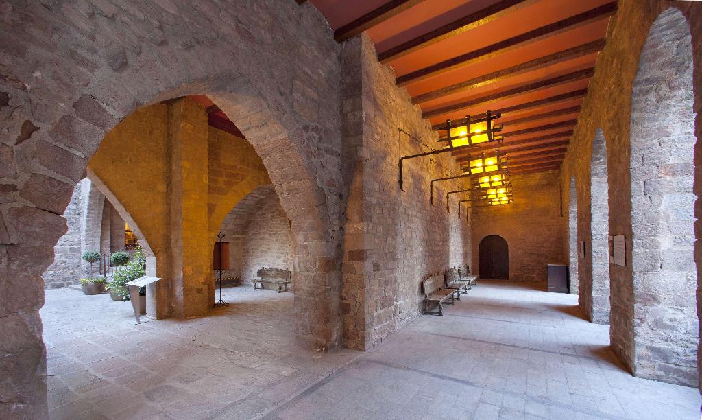 Parador de Cardona gallery photo 10