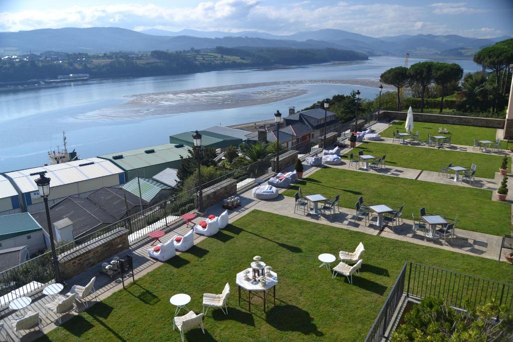Parador de Ribadeo gallery photo 9