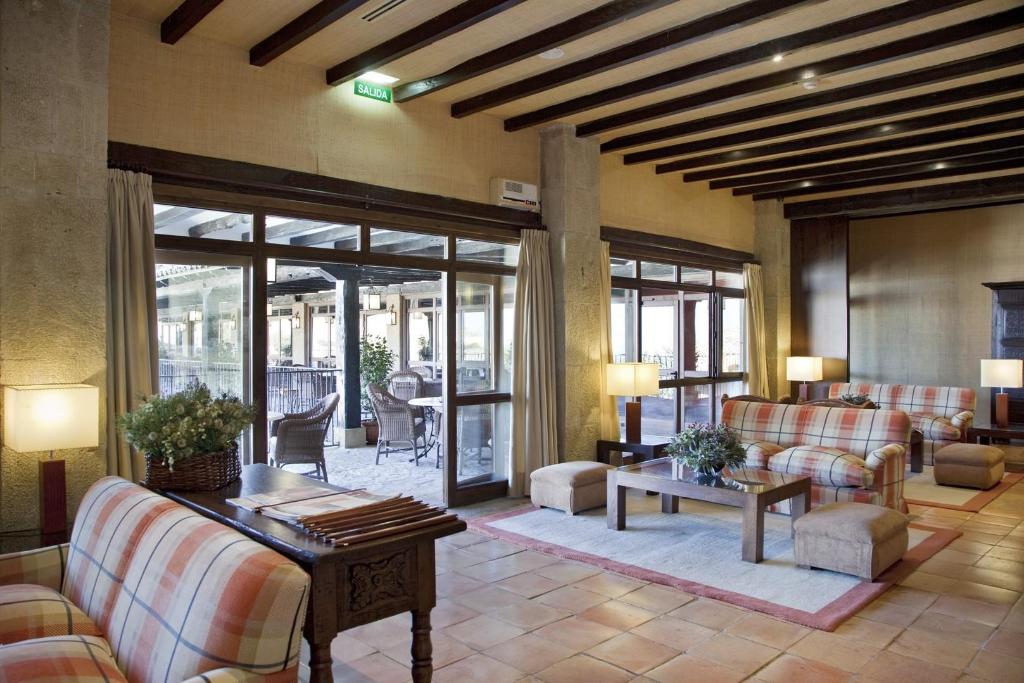 Parador de Santiago – Hostal Dos Reis Catolicos gallery photo 6