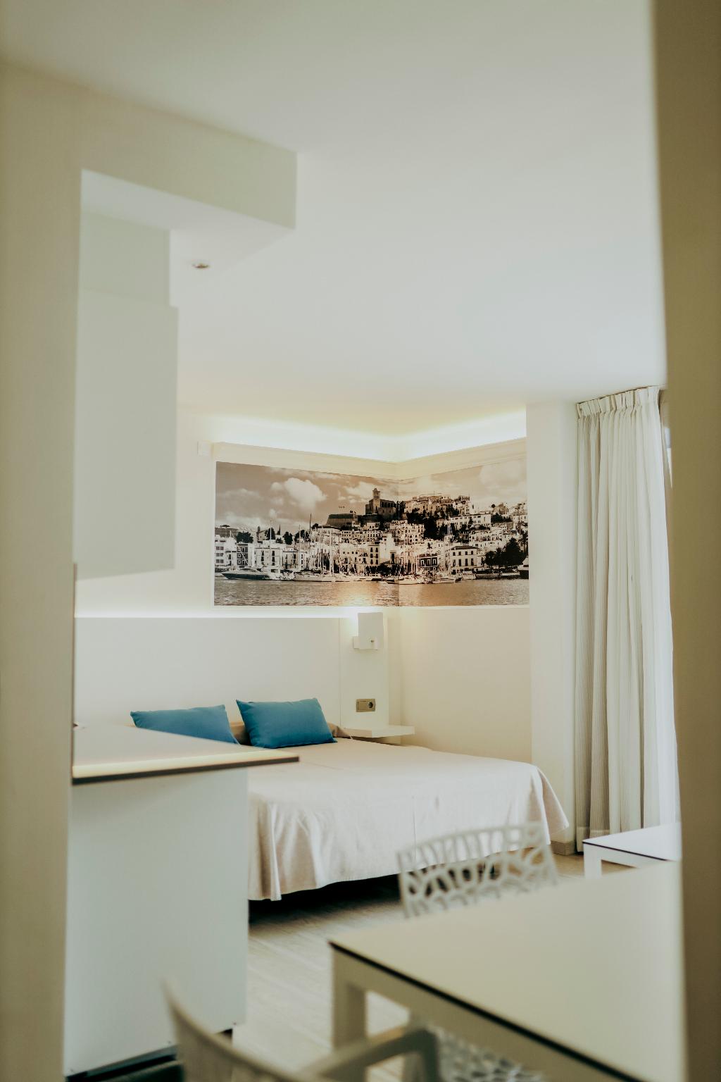 Hotel Bora Bora Apartamentos - Adults Only, Spanien, Playa d'en Bossa. Großes 1