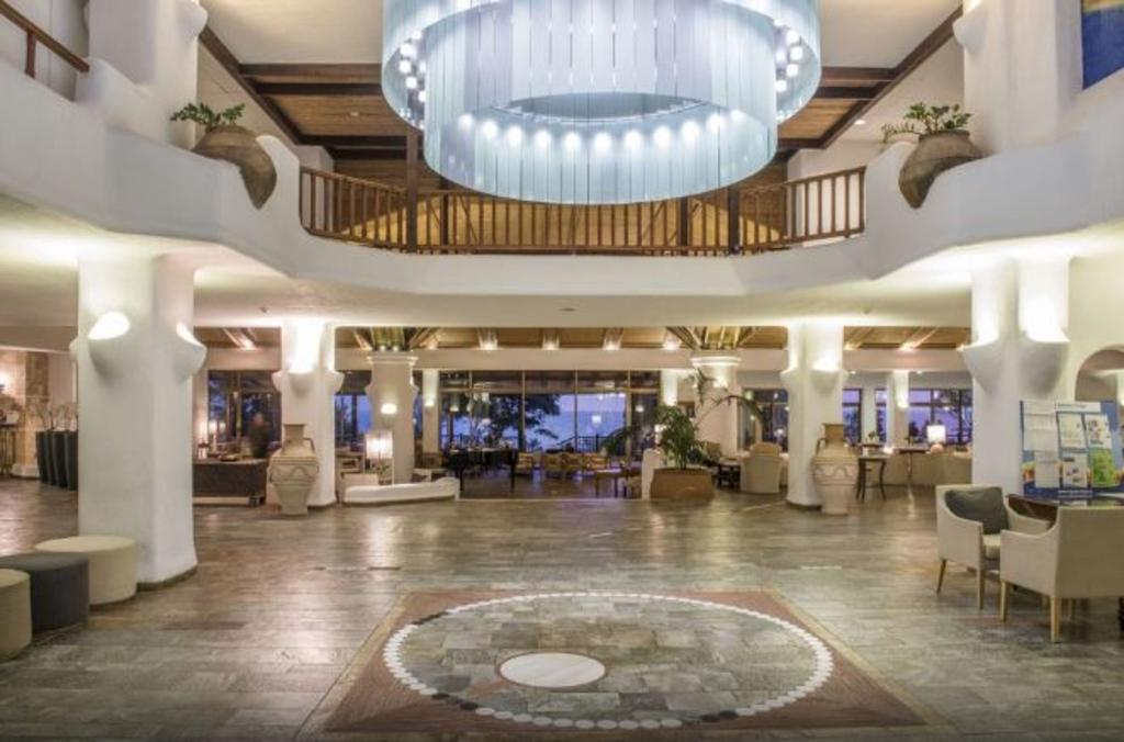 Coral Beach Hotel And Resort