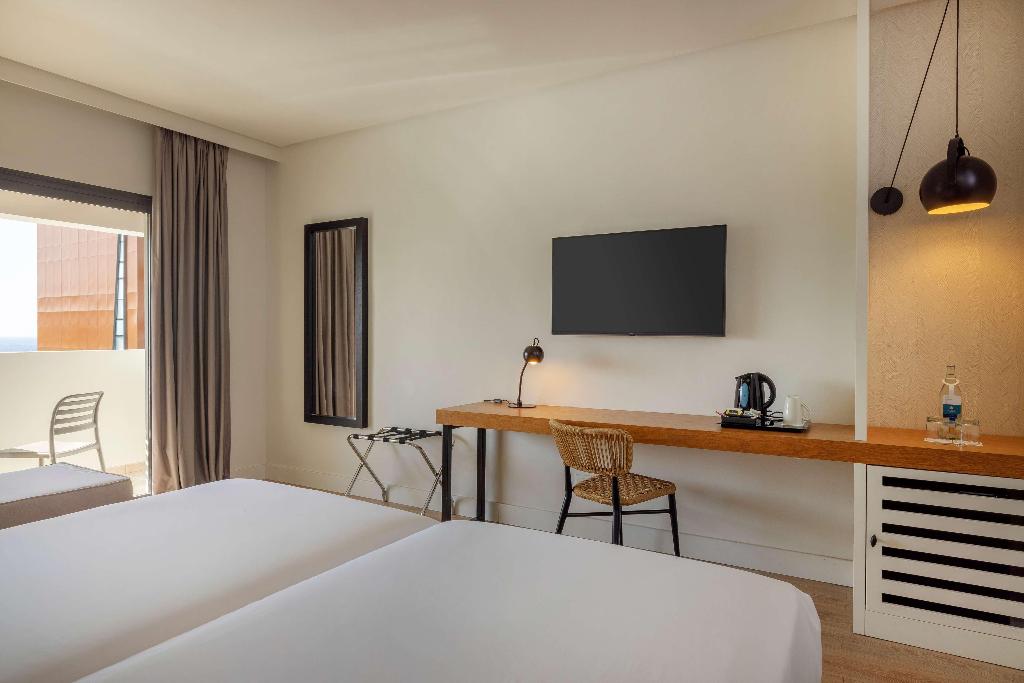 hotel-thumb