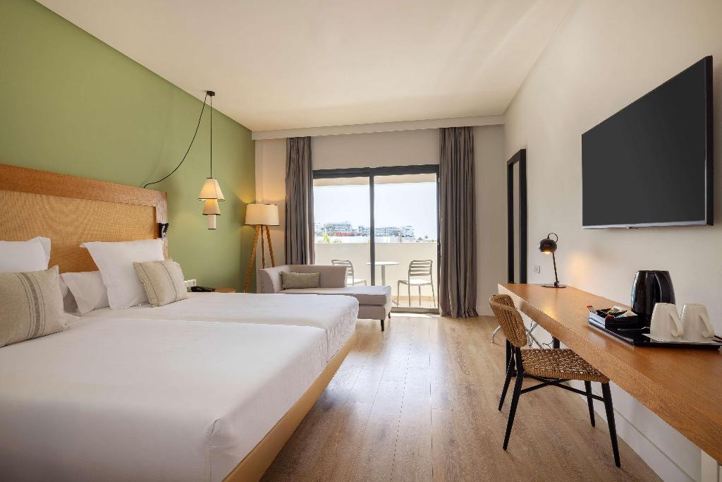 hotel-thumb