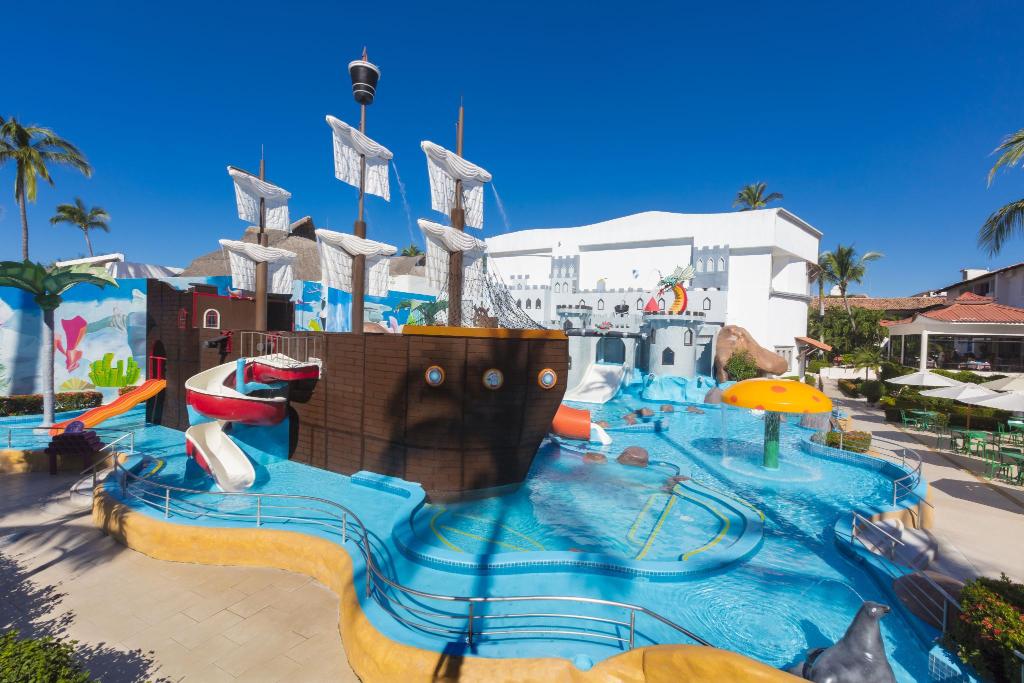 Crown Paradise Club Puerto Vallarta All Inclusive