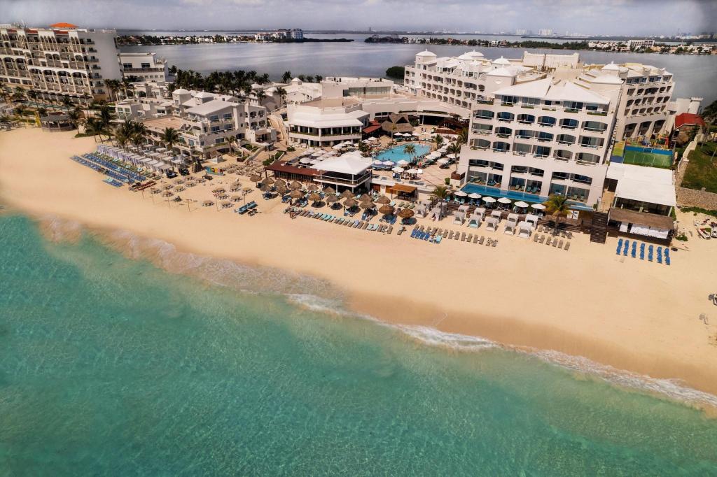 Sunscape Cancun Resort & Spa - All Inclusive - General view