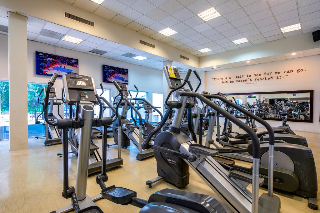 Sunscape Cancun Resort & Spa - All Inclusive - Sports and Entertainment