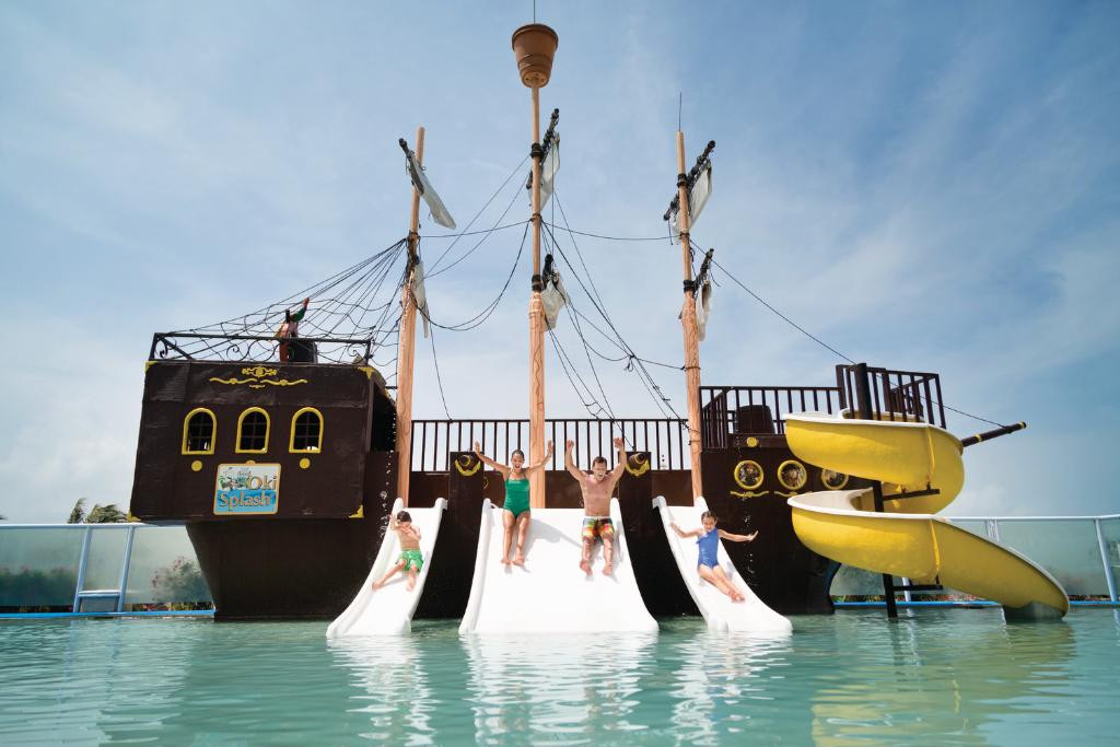 Sunscape Cancun Resort & Spa - All Inclusive - Sports and Entertainment