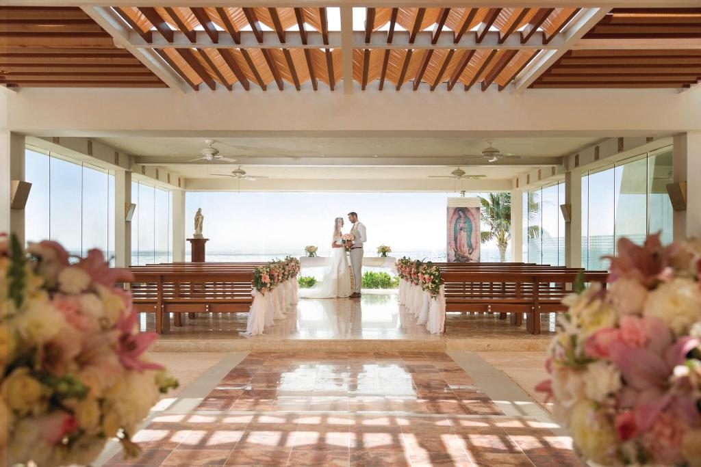 Sunscape Cancun Resort & Spa - All Inclusive - Sports and Entertainment