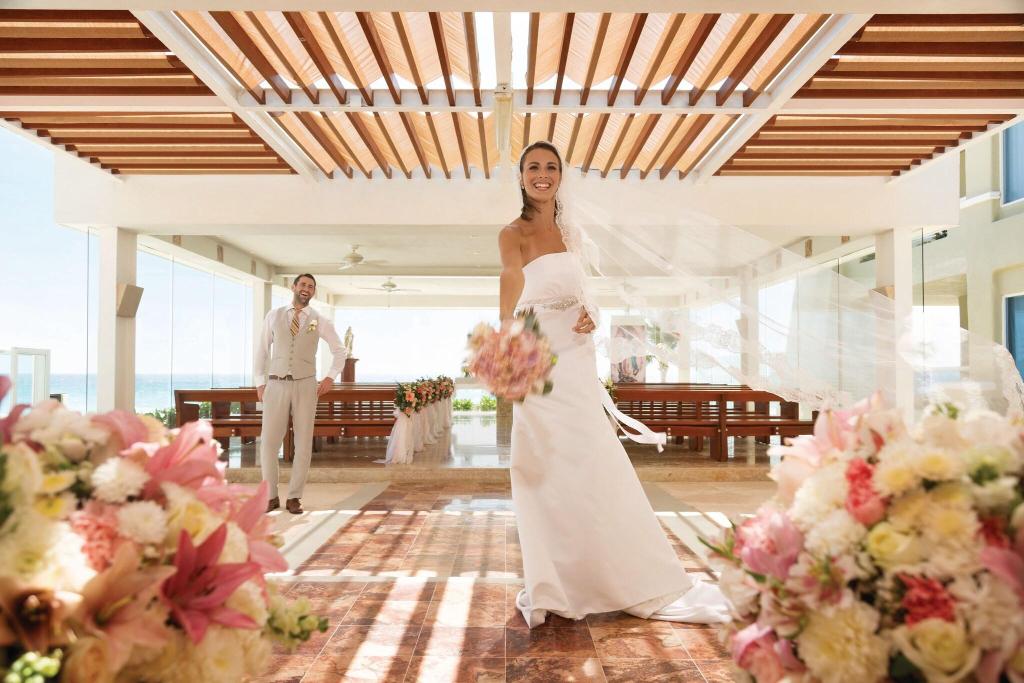 Sunscape Cancun Resort & Spa - All Inclusive - Sports and Entertainment