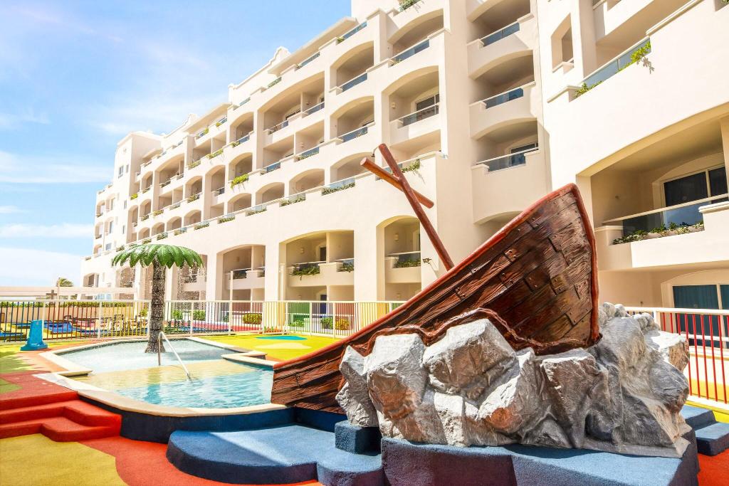 Sunscape Cancun Resort & Spa - All Inclusive - Pool