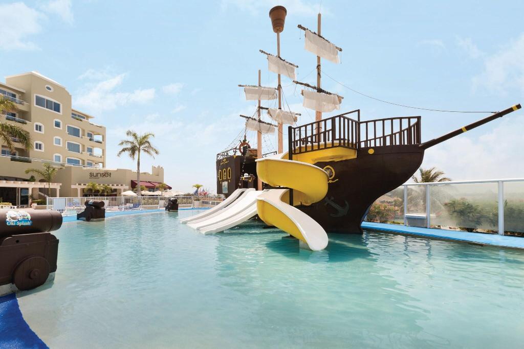 Sunscape Cancun Resort & Spa - All Inclusive - Pool