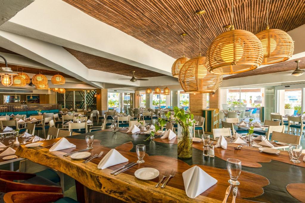 Sunscape Cancun Resort & Spa - All Inclusive - Restaurant