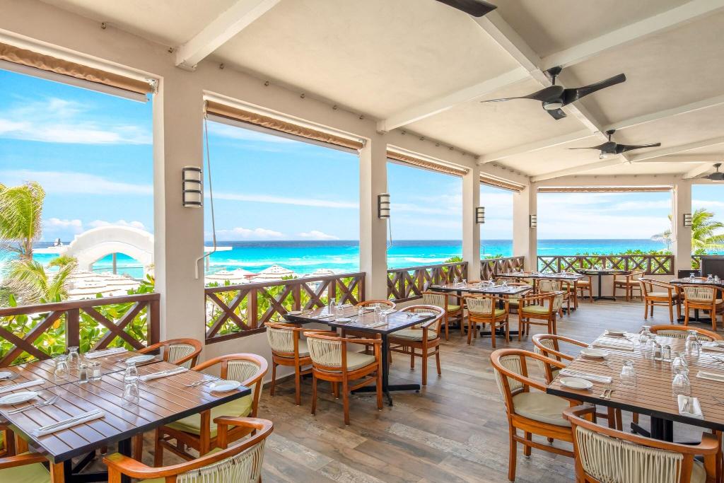 Sunscape Cancun Resort & Spa - All Inclusive - Restaurant