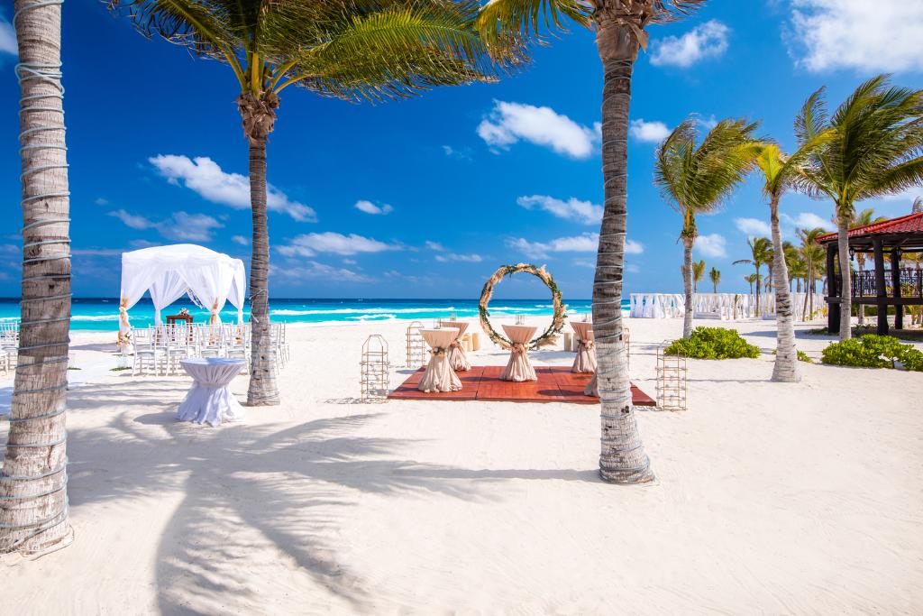 Sunscape Cancun Resort & Spa - All Inclusive - Beach