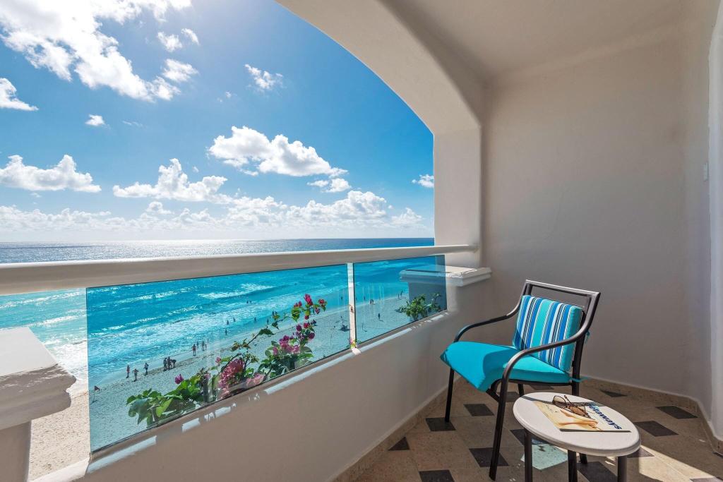 Sunscape Cancun Resort & Spa - All Inclusive - Terrace