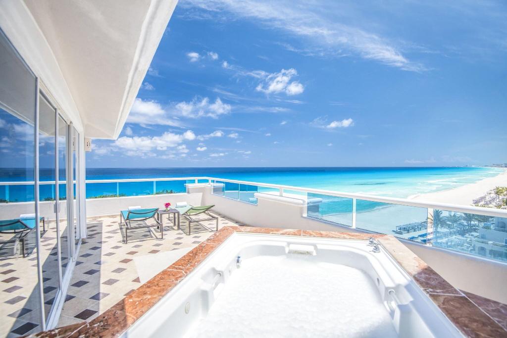Sunscape Cancun Resort & Spa - All Inclusive - Terrace