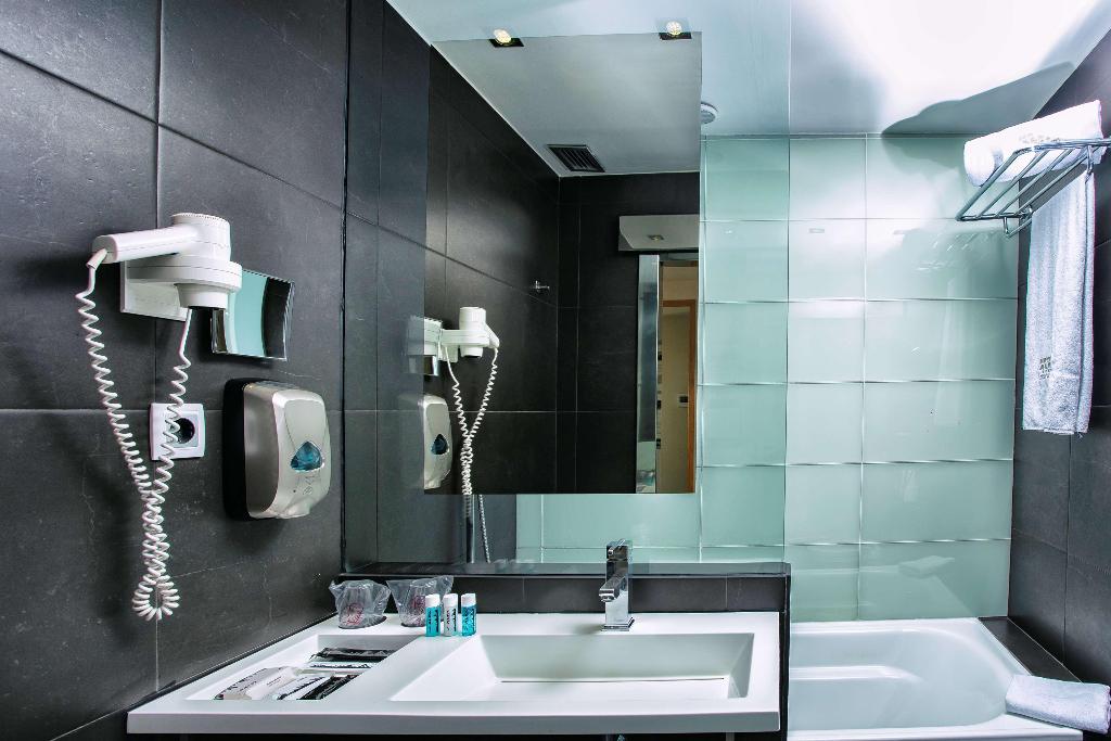 Hotel Best Western Plus Hotel Alfa Aeropuerto, Spanien, Barcelona. Großes 84