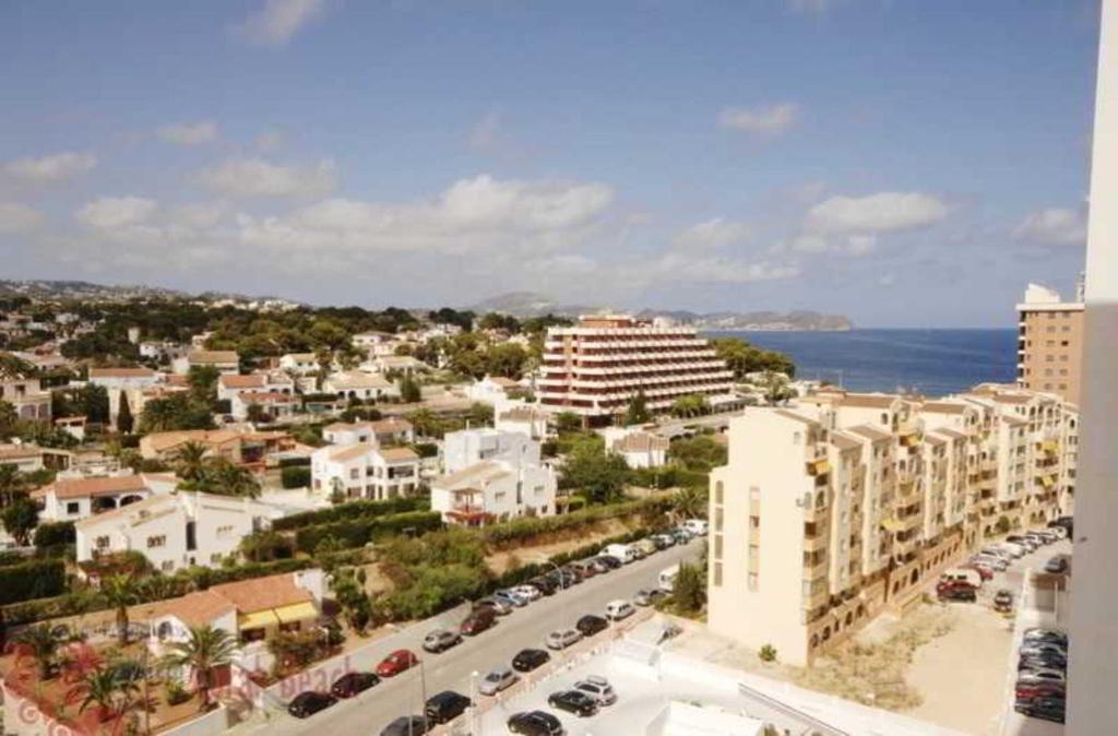 Coral Beach, vista principal