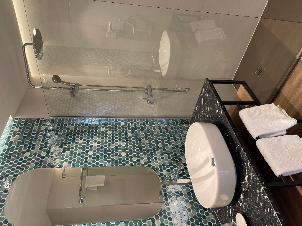 Hotel Tora